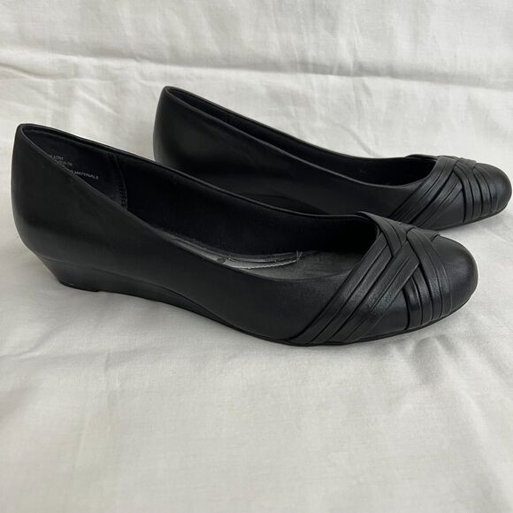 Andrew Geller Women's Black Leather Upper Slip-on Wedges Shoes – 6.5 - Picture 2 of 10
